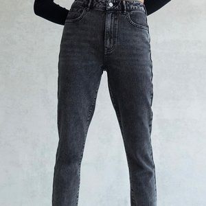 Pacsun distressed dark grey mom jeans, size 27